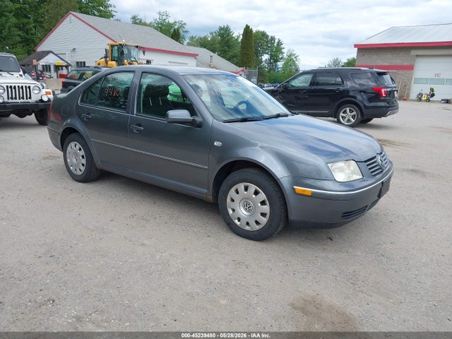Salvage Volkswagen Jetta Image