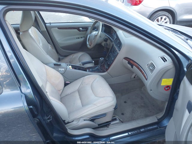 Volvo V70 2.4