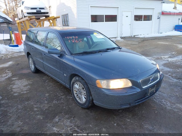 Salvage Volvo V70 Image