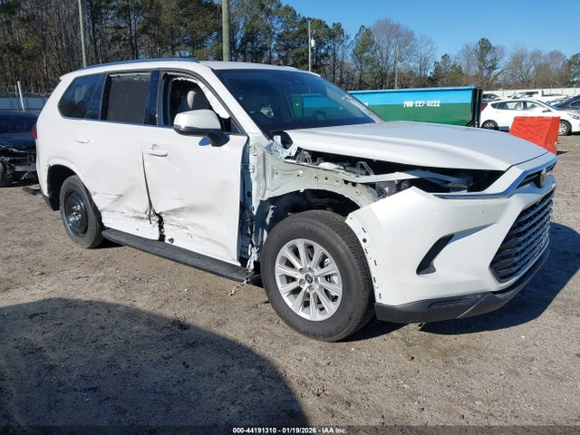 Salvage Toyota Grand Highlander Image