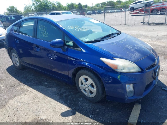 Salvage Toyota Prius Image