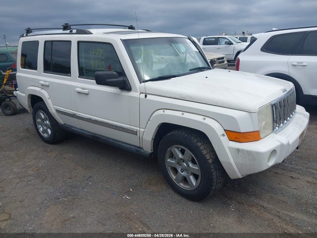 Salvage Jeep Commander Image