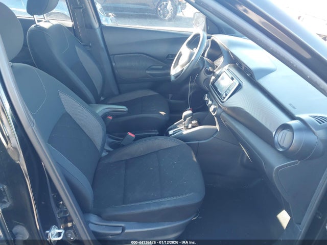 Nissan Kicks S