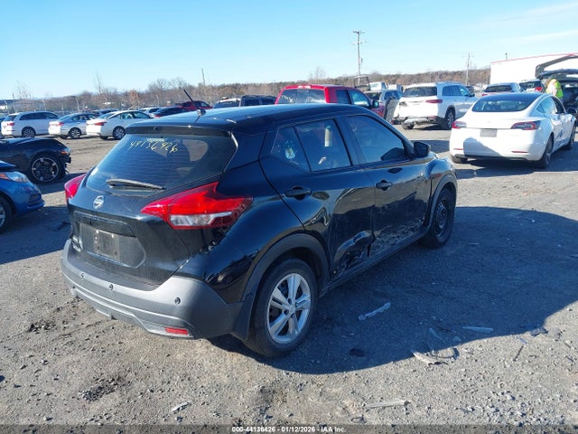 Nissan Kicks S