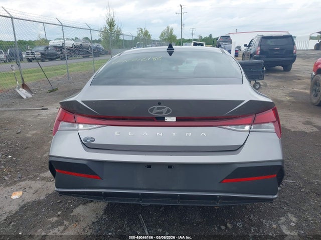 Hyundai ELANTRA Sel