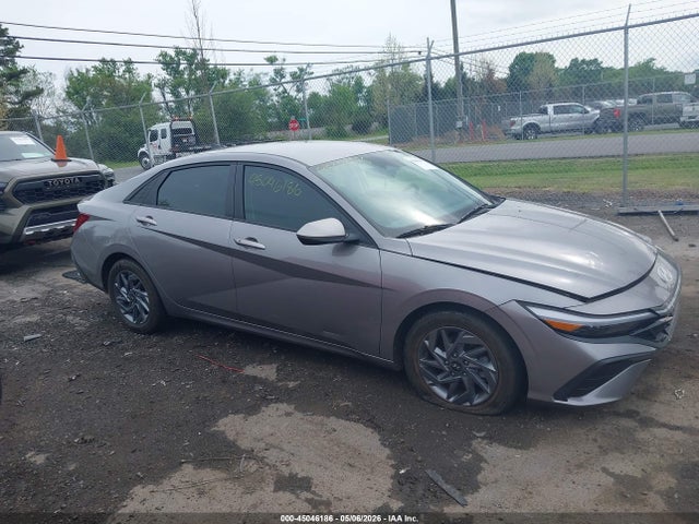 Hyundai ELANTRA Sel