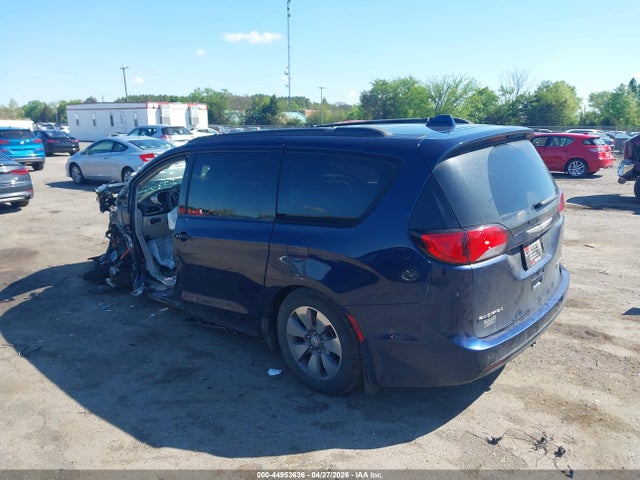 Chrysler Pacifica Limited