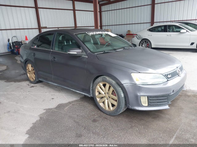 Salvage Volkswagen Jetta Image
