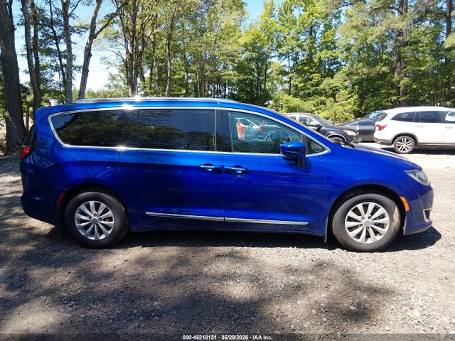 Chrysler Pacifica Touring L