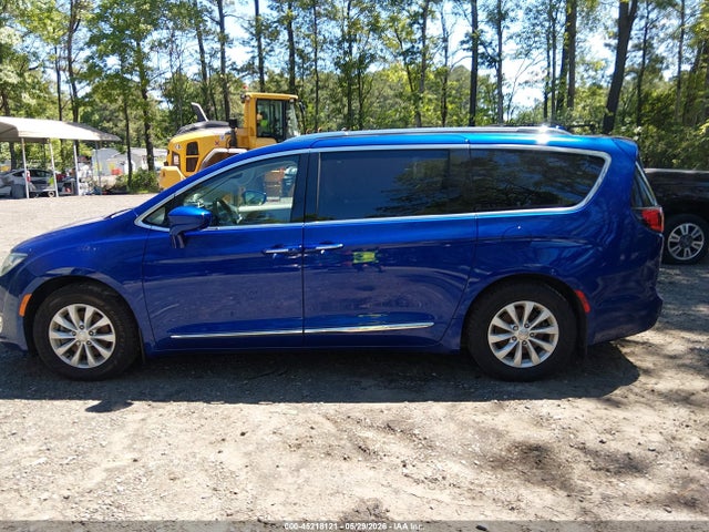 Chrysler Pacifica Touring L