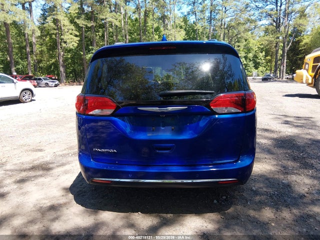 Chrysler Pacifica Touring L
