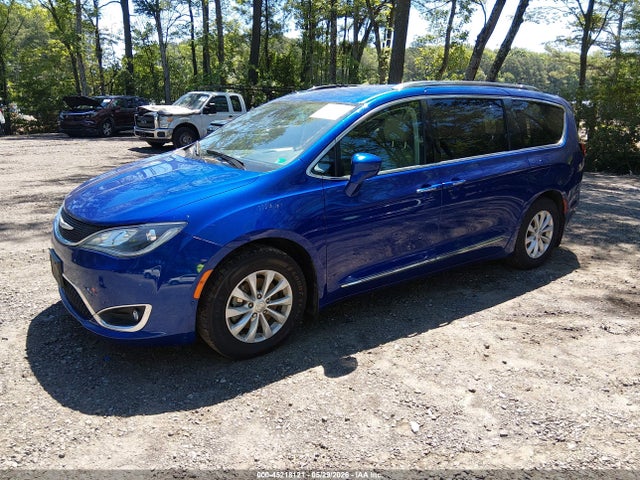 Chrysler Pacifica Touring L