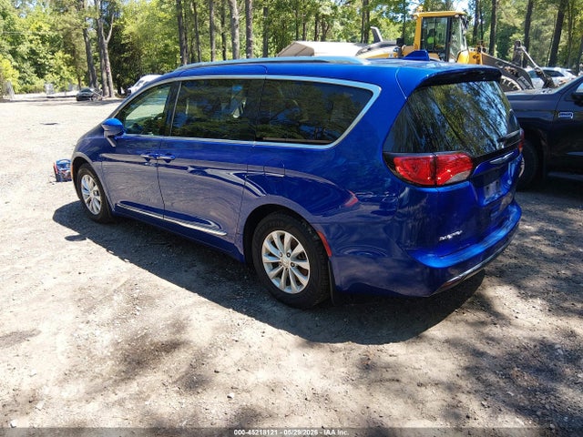 Chrysler Pacifica Touring L