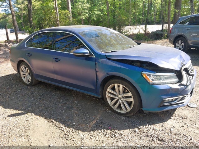 Salvage Volkswagen Passat Image