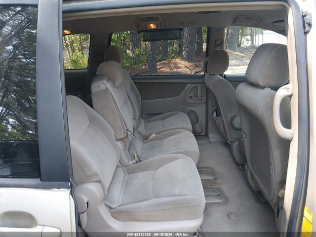 Toyota Sienna Le