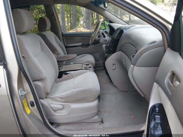 Toyota Sienna Le