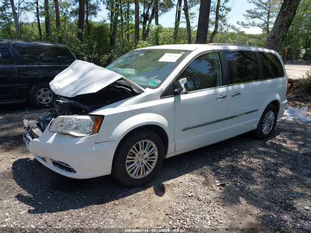 Chrysler Town & Country Touring-l 30th Anniversary