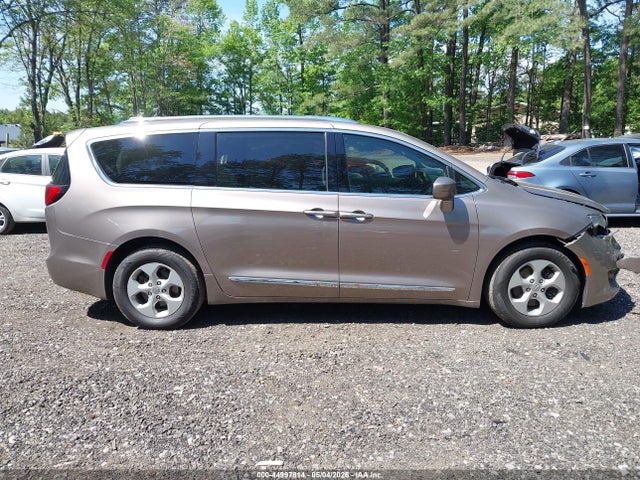 Chrysler Pacifica Touring-l Plus