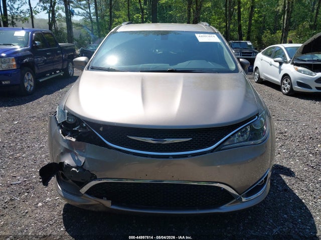 Chrysler Pacifica Touring-l Plus