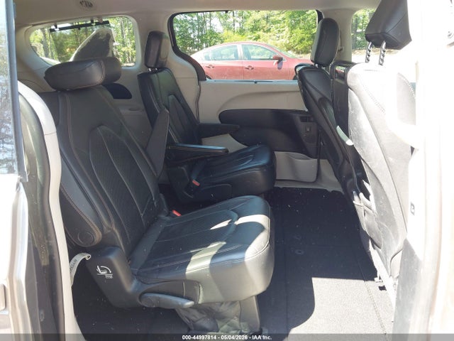 Chrysler Pacifica Touring-l Plus