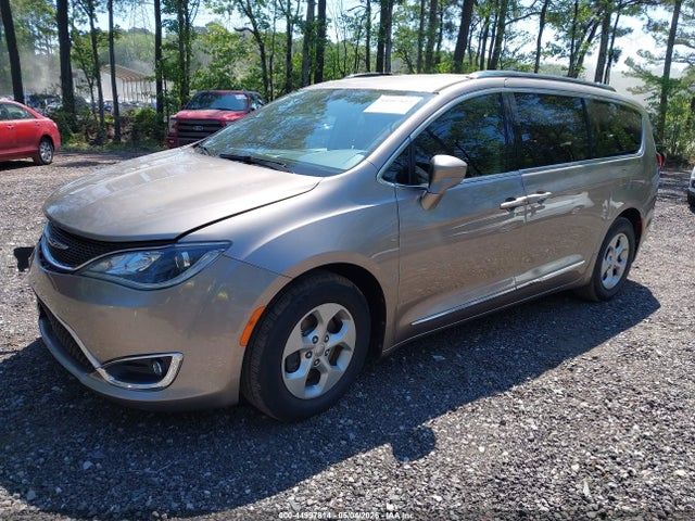 Chrysler Pacifica Touring-l Plus