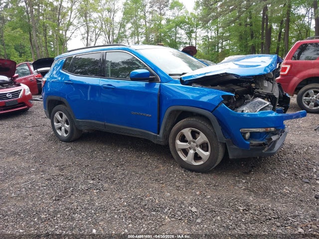 Salvage Jeep Compass Image