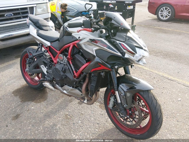 Salvage Kawasaki Zr1000 Image