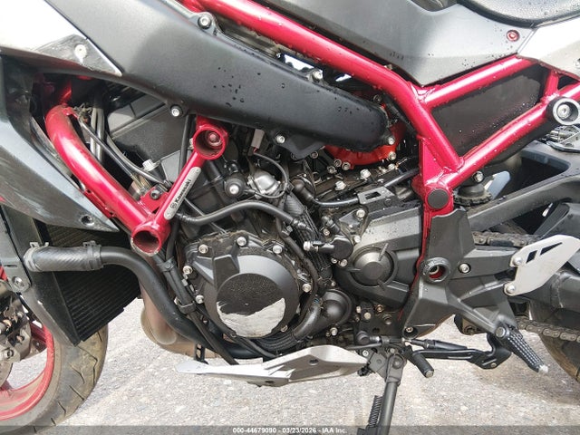 Kawasaki Zr1000 K