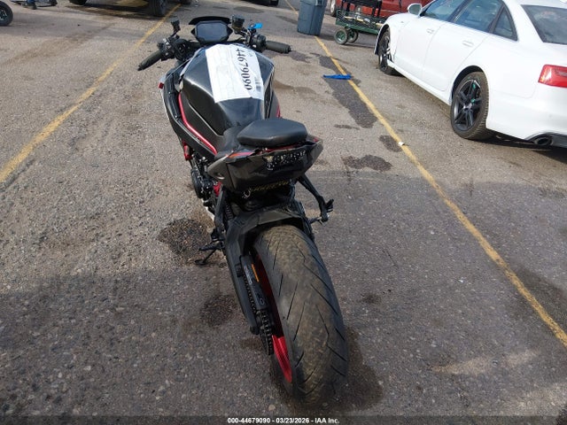 Kawasaki Zr1000 K