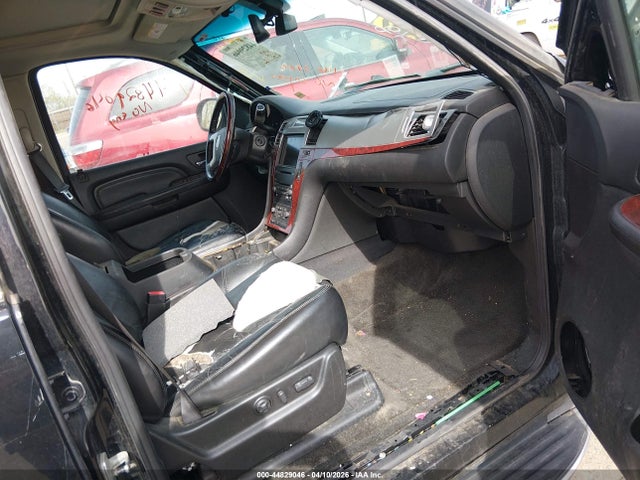 Cadillac Escalade Standard