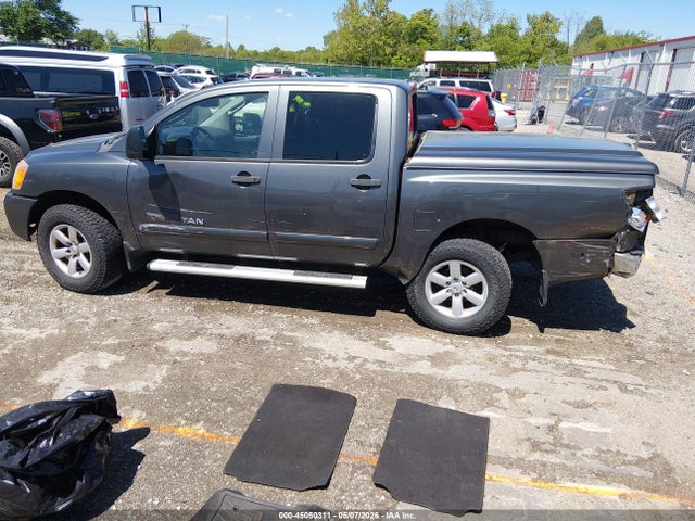 Nissan Titan Sv
