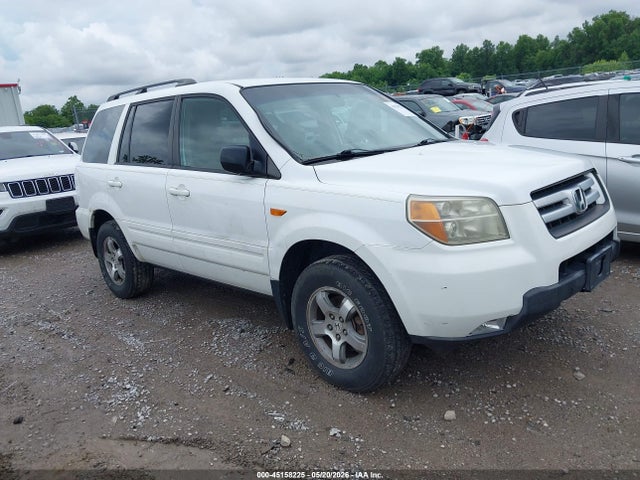 Salvage Honda Pilot Image