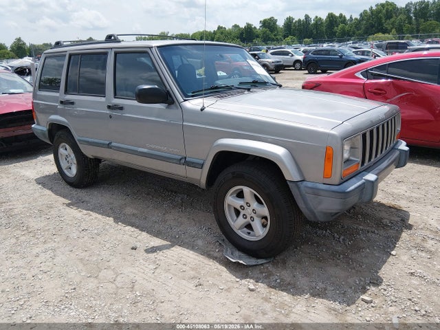 Salvage Jeep Cherokee Image