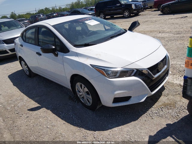 Salvage Nissan Versa Image