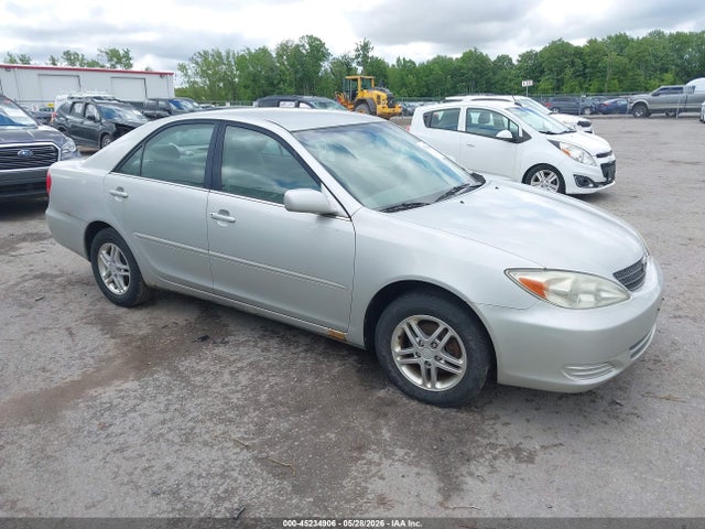 Salvage Toyota Camry Image