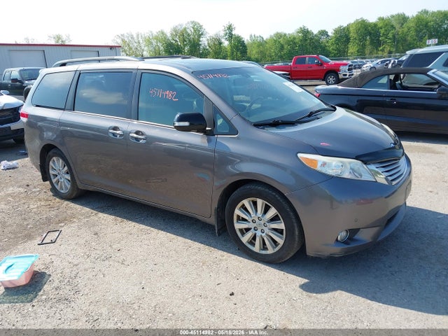 Salvage Toyota Sienna Image