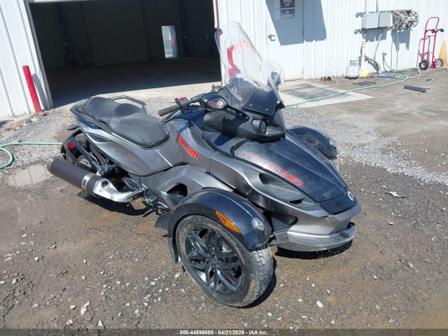 Salvage Can-Am Spyder Roadster Image