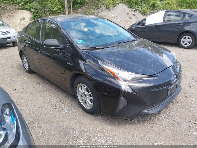 Salvage Toyota Prius Image