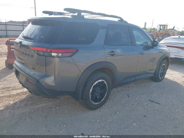 Nissan Pathfinder Rock Creek 4wd
