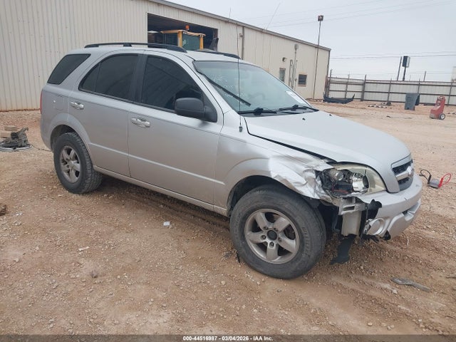 Salvage Kia Sorento Image