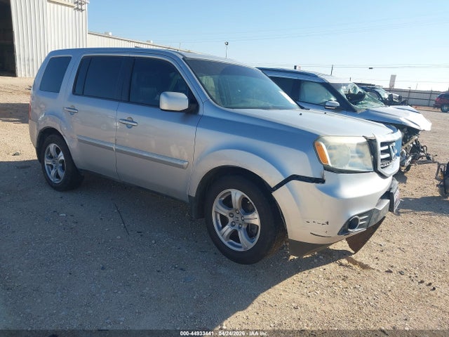 Salvage Honda Pilot Image