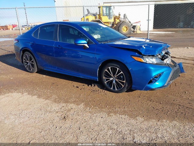Salvage Toyota Camry Image