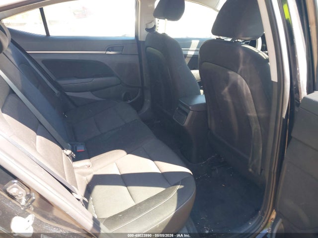Hyundai ELANTRA Sel