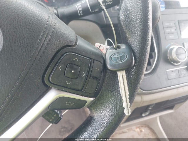 Toyota Sienna Le 8 Passenger
