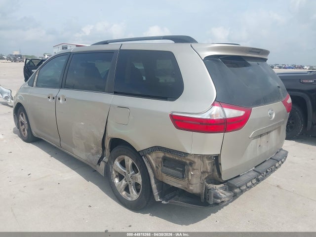 Toyota Sienna Le 8 Passenger
