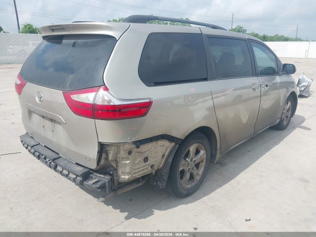 Toyota Sienna Le 8 Passenger