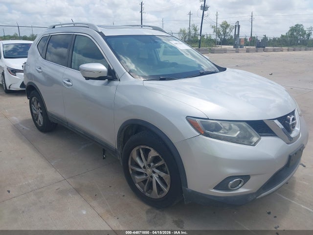 Salvage Nissan Rogue Image