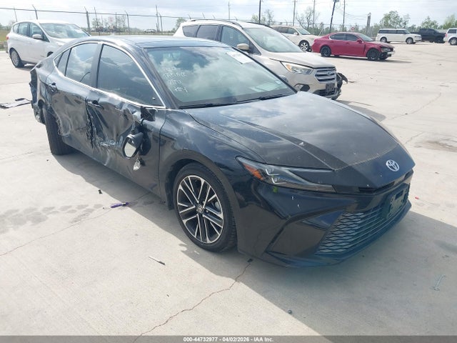Salvage Toyota Camry Image