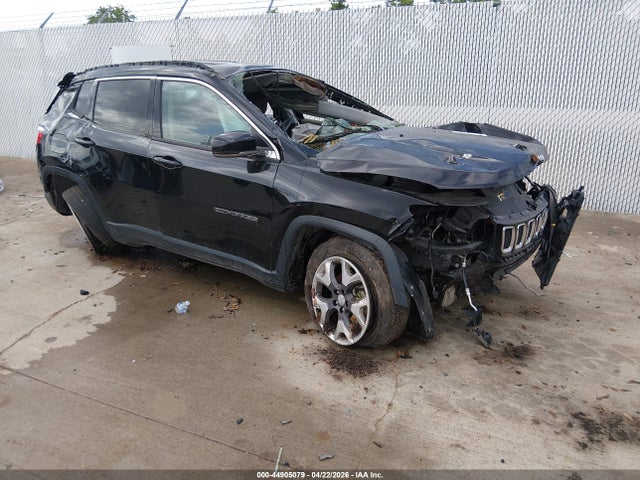 Salvage Jeep Compass Image