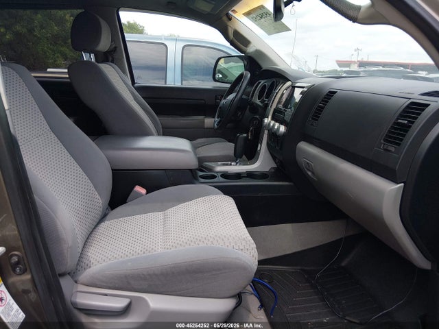 Toyota Tundra Sr5 5.7l V8